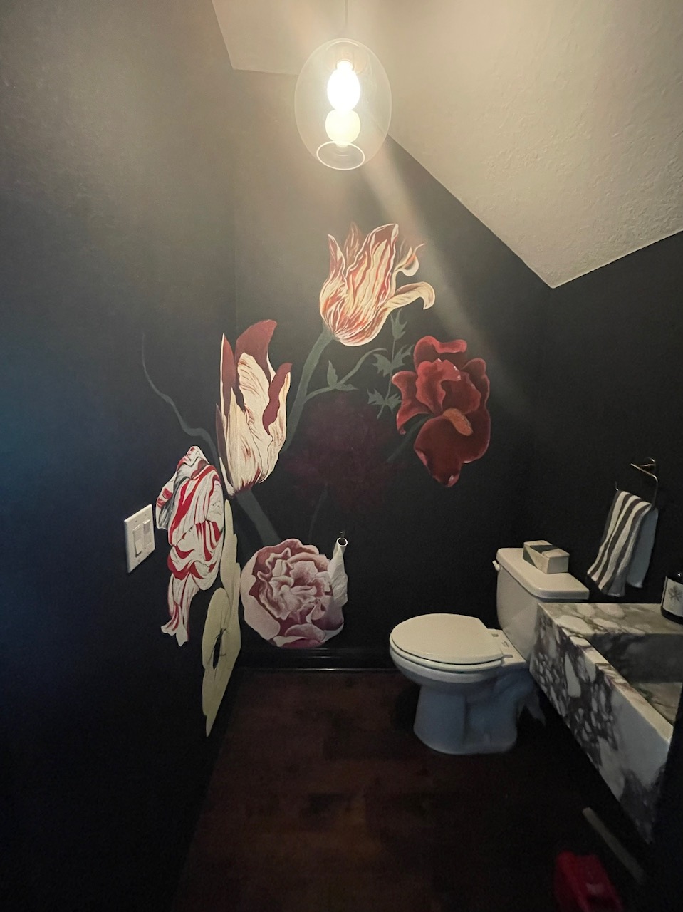 Bouquet mural, view 2.